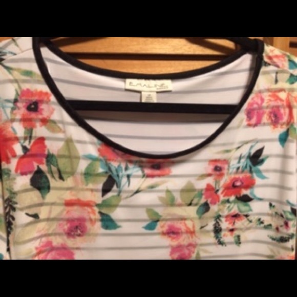 Emaline Woman Flowery Tunic - Picture 5 of 8